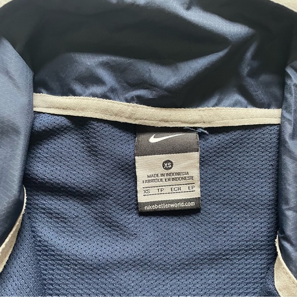 Nike BYU Windbreaker Utility Jacket - Picture 4 of 8